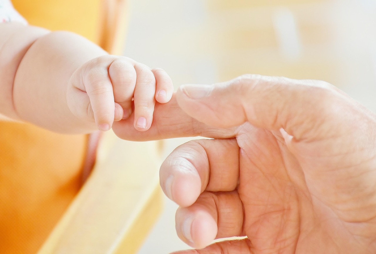 Pension alimentaire pour enfant majeur en 2025 : est-elle possible sans justificatif ?